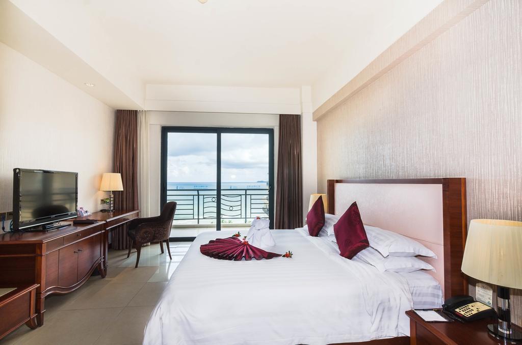 Lacosta Seaside Resort Hotel Sanya Bagian luar foto