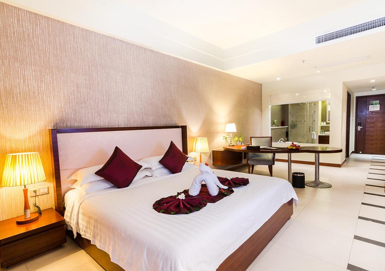 Lacosta Seaside Resort Hotel Sanya Bagian luar foto