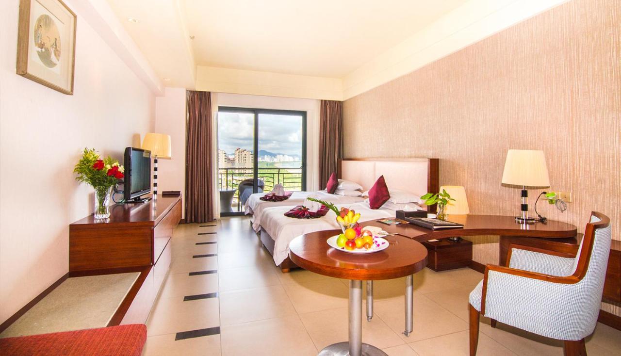 Lacosta Seaside Resort Hotel Sanya Bagian luar foto
