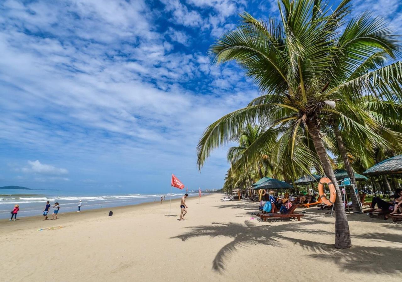 Lacosta Seaside Resort Hotel Sanya Bagian luar foto
